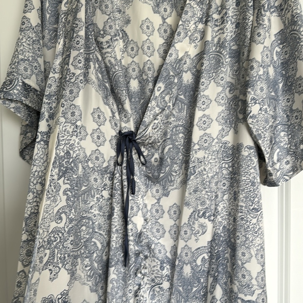 H&M Off-White Robe / Kimono - Picture 3 of 7
